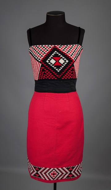 Bodice underskirt with tāniko design image item